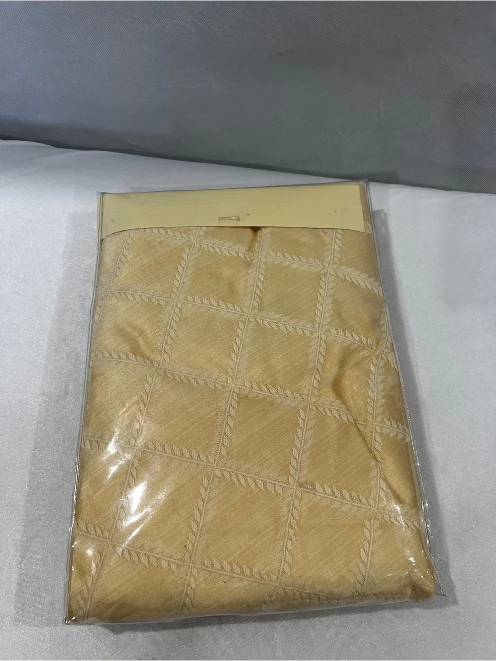 Lenox Oval Tablecloth Laurel Leaf Size 70